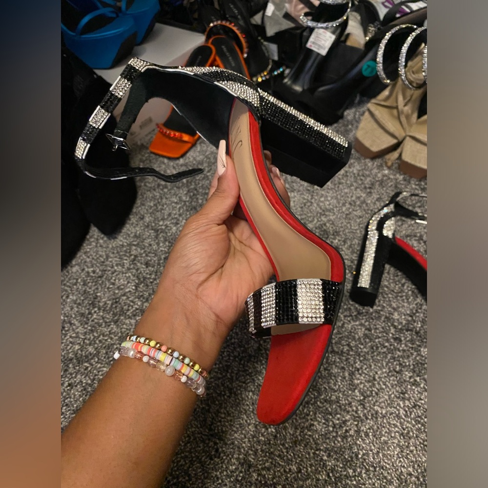 Pretty I.N.C Diamond heels chunk. Size 7.5